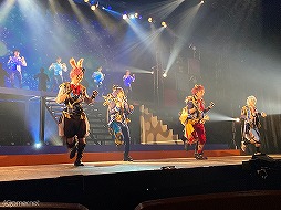 画像ギャラリー No.015のサムネイル画像 / 舞台「アニドルカラーズ キュアステージ SHUFFLE REVUE」ゲネプロレポート。飛んで跳ねて笑顔満開なアニドルに注目！