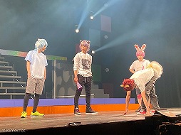 画像ギャラリー No.018のサムネイル画像 / 舞台「アニドルカラーズ キュアステージ SHUFFLE REVUE」ゲネプロレポート。飛んで跳ねて笑顔満開なアニドルに注目！