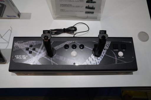 画像ギャラリー No.003のサムネイル画像 / ［TGS 2019］祝・「ツインスティック量産モデル」お披露目。三和電子ブースの実機展示を写真多めで紹介