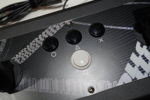 画像ギャラリー No.011のサムネイル画像 / ［TGS 2019］祝・「ツインスティック量産モデル」お披露目。三和電子ブースの実機展示を写真多めで紹介