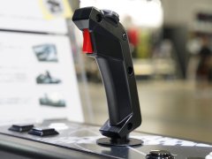 ［TGS 2019］祝・「ツインスティック量産モデル」お披露目。三和電子ブースの実機展示を写真多めで紹介