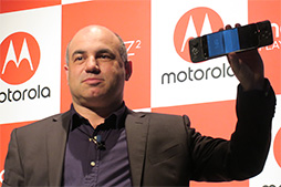 画像ギャラリー No.009のサムネイル画像 / Motorola,新型SIMロックフリースマホ「Moto Z2 Play」を6月29日に国内発売。背面装着型オプション「Moto Mods」にも対応