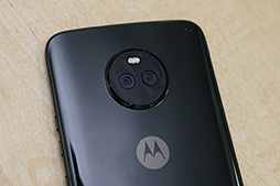 画像ギャラリー No.011のサムネイル画像 / Motorolaの新スマホ「Moto X4」&合体ゲームパッド「Moto Gamepad」テストレポート。Moto X4は使い勝手良好なミドルクラス市場端末だ