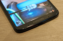 画像ギャラリー No.006のサムネイル画像 / Motorolaの新型スマホ「moto z3 play」テストレポート。ミドルクラス相応の性能だが，合体オプション「moto mods」に魅力を感じるならアリ