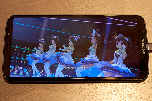 画像ギャラリー No.023のサムネイル画像 / Motorolaの新型スマホ「moto z3 play」テストレポート。ミドルクラス相応の性能だが，合体オプション「moto mods」に魅力を感じるならアリ