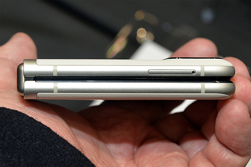 画像ギャラリー No.006のサムネイル画像 / 手に取りやすい価格帯の折りたたみ式スマホ「motorola razr 40」が国内発売へ