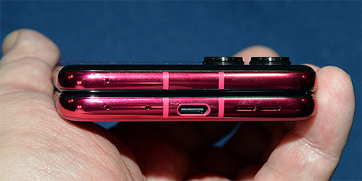 画像ギャラリー No.006のサムネイル画像 / 縦方向に折りたためる2画面ハイエンドスマホ「motorola razr 50 ultra」が12月6日に国内発売