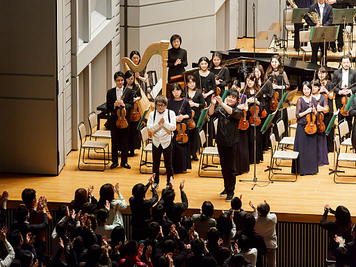 画像ギャラリー No.015のサムネイル画像 / 「『聖剣伝説』25th Anniversary Concert」が開催。オーケストラの演奏と作曲者・開発者のトークでシリーズを振り返ったステージをレポート