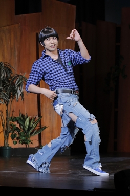 画像ギャラリー No.009のサムネイル画像 / 松野家,崩壊の危機――? 6つ子たちが本領発揮した喜劇「おそ松さん」ゲネプロ公演をレポート