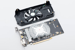 画像ギャラリー No.016のサムネイル画像 / 「Radeon RX 560」レビュー。フルHDのゲームプレイがターゲットとなるエントリーミドルGPUは競合製品に勝てるか