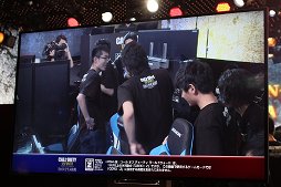 画像ギャラリー No.028のサムネイル画像 / 「コール オブ デューティ ワールドウォーII 全国大学生対抗戦」の決勝戦をレポート。国内学生チーム日本一の座をかけて,8つの学校が激突