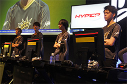 画像ギャラリー No.010のサムネイル画像 / ［TGS 2018］半年にわたる激闘を制したのはLibalent Vertex。「CoD ワールドウォーII プロ対抗戦」のグランドファイナルをレポート