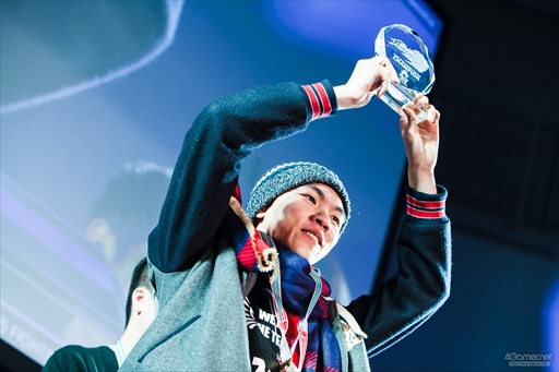 画像ギャラリー No.002のサムネイル画像 / ［EVO Japan］同郷の仲間たちと練習してつかんだ勝利。「THE KING OF FIGHTERS XIV」部門優勝，ZJZ選手インタビュー