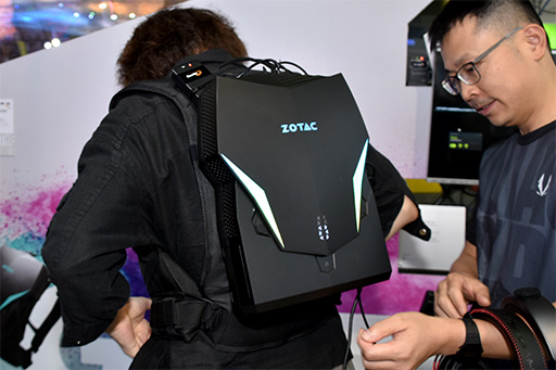 画像ギャラリー No.003のサムネイル画像 / これが最後のバックパック型PCになるか? ZOTACの新製品「VR GO 2.0」をCOMPUTEXで体験してみた