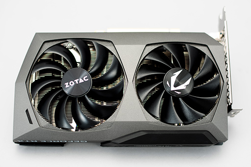 画像ギャラリー No.003のサムネイル画像 / RTX 3070カードでも比較的小さい「ZOTAC GAMING GeForce RTX 3070 Twin Edge」を試す。PCケースのサイズに左右されにくいのがポイントだ
