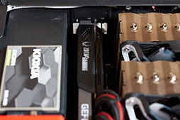 画像ギャラリー No.005のサムネイル画像 / RTX 3070カードでも比較的小さい「ZOTAC GAMING GeForce RTX 3070 Twin Edge」を試す。PCケースのサイズに左右されにくいのがポイントだ