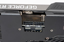 画像ギャラリー No.015のサムネイル画像 / RTX 3070カードでも比較的小さい「ZOTAC GAMING GeForce RTX 3070 Twin Edge」を試す。PCケースのサイズに左右されにくいのがポイントだ