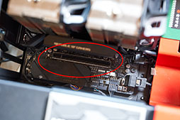 画像ギャラリー No.017のサムネイル画像 / RTX 3070カードでも比較的小さい「ZOTAC GAMING GeForce RTX 3070 Twin Edge」を試す。PCケースのサイズに左右されにくいのがポイントだ