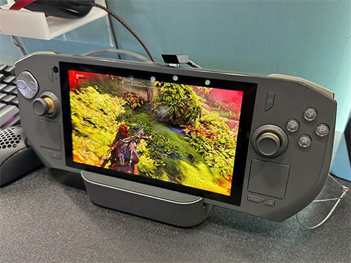 画像ギャラリー No.001のサムネイル画像 / 7型有機EL&Ryzen 7 8840U搭載の携帯型ゲームPCをZOTACが展示。国内発売も期待できそう