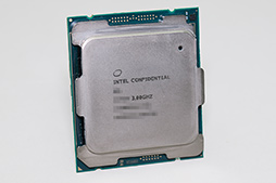 画像ギャラリー No.002のサムネイル画像 / オーバー16コアCPU頂上決戦「Core i9-10980XE」対「Ryzen Threadripper 3970X/3960X」 ゲームが速いのはどれだ?