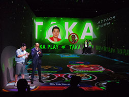 画像ギャラリー No.027のサムネイル画像 / XFLAGスタジオの新作アプリ「ファイトリーグ」の記者発表会をレポート。GACKTさんとタカアンドトシが激突した開幕戦の行方は?