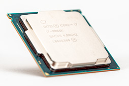 画像ギャラリー No.010のサムネイル画像 / 「Core i7-8086K」レビュー。「8086」の登場40周年記念モデルはゲーマー必携か？