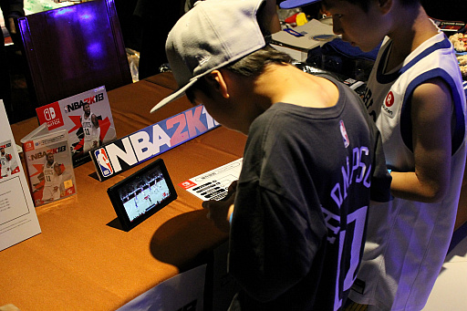 画像ギャラリー No.003のサムネイル画像 / 「NBA 2K18」で勝敗を予想。Rakuten TV主催のNBAファイナル パブリック・ビューイング パーティーに参加してきた