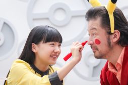 画像ギャラリー No.016のサムネイル画像 / 「ポッ拳」,浅野忠信さんがピカチュウメイクを披露するTVCMが放映開始