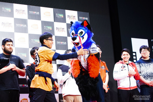 画像ギャラリー No.062のサムネイル画像 / 「ドラゴンボール ファイターズ」の最強プレイヤーが集結。第31回 東京国際映画祭にて行なわれた招待制トーナメント大会“超（スーパー）マッチ”レポート