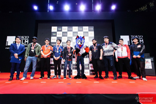 画像ギャラリー No.070のサムネイル画像 / 「ドラゴンボール ファイターズ」の最強プレイヤーが集結。第31回 東京国際映画祭にて行なわれた招待制トーナメント大会“超（スーパー）マッチ”レポート