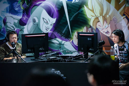 画像ギャラリー No.055のサムネイル画像 / 「ドラゴンボール ファイターズ ワールドツアー」国内唯一の予選大会はかずのこ選手が制す。優勝インタビューでは入籍発表も