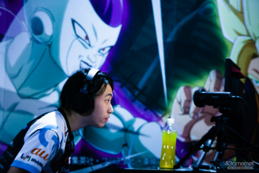 画像ギャラリー No.063のサムネイル画像 / 「ドラゴンボール ファイターズ ワールドツアー」国内唯一の予選大会はかずのこ選手が制す。優勝インタビューでは入籍発表も