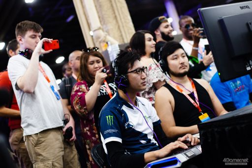 画像ギャラリー No.054のサムネイル画像 / ［EVO2018］いよいよ開幕した格闘ゲームイベント「EVO2018」，初日Twitterまとめ。「BBTAG」部門ファイナリストは7名が日本人選手に
