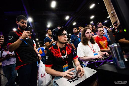 画像ギャラリー No.082のサムネイル画像 / ［EVO2018］いよいよ開幕した格闘ゲームイベント「EVO2018」，初日Twitterまとめ。「BBTAG」部門ファイナリストは7名が日本人選手に