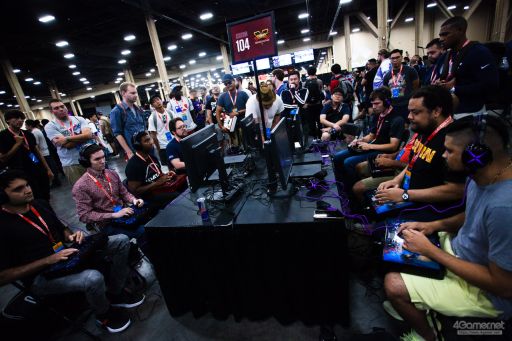 画像ギャラリー No.010のサムネイル画像 / ［EVO2018］戦いが佳境を迎えた「EVO2018」，2日目Twitterまとめ。「ストV」部門4名ほか，計11名の日本人選手が決勝へ進出