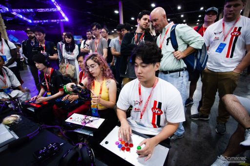 画像ギャラリー No.026のサムネイル画像 / ［EVO2018］戦いが佳境を迎えた「EVO2018」，2日目Twitterまとめ。「ストV」部門4名ほか，計11名の日本人選手が決勝へ進出