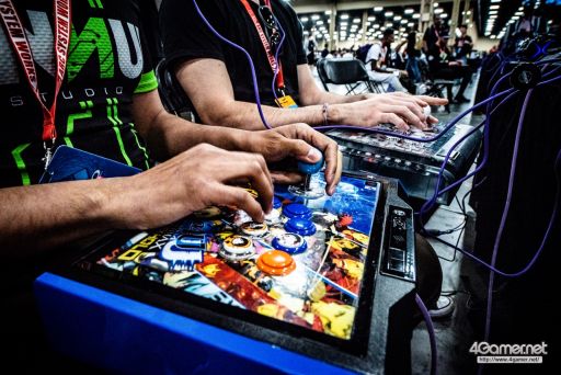 画像ギャラリー No.033のサムネイル画像 / ［EVO2018］戦いが佳境を迎えた「EVO2018」，2日目Twitterまとめ。「ストV」部門4名ほか，計11名の日本人選手が決勝へ進出