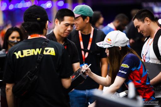 画像ギャラリー No.036のサムネイル画像 / ［EVO2018］戦いが佳境を迎えた「EVO2018」，2日目Twitterまとめ。「ストV」部門4名ほか，計11名の日本人選手が決勝へ進出