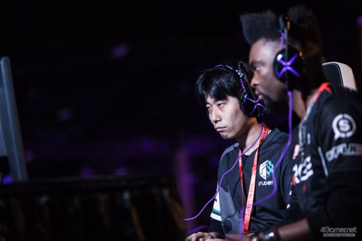画像ギャラリー No.042のサムネイル画像 / ［EVO2018］戦いが佳境を迎えた「EVO2018」，2日目Twitterまとめ。「ストV」部門4名ほか，計11名の日本人選手が決勝へ進出