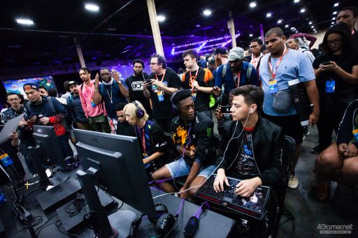 画像ギャラリー No.103のサムネイル画像 / ［EVO2018］戦いが佳境を迎えた「EVO2018」，2日目Twitterまとめ。「ストV」部門4名ほか，計11名の日本人選手が決勝へ進出
