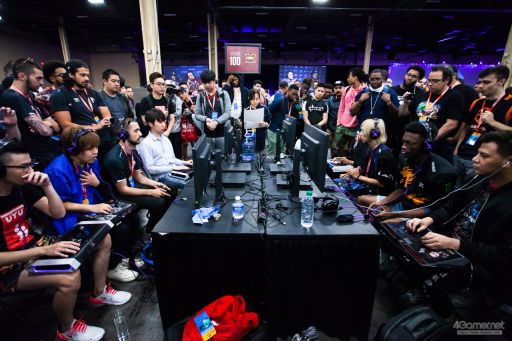 画像ギャラリー No.104のサムネイル画像 / ［EVO2018］戦いが佳境を迎えた「EVO2018」，2日目Twitterまとめ。「ストV」部門4名ほか，計11名の日本人選手が決勝へ進出