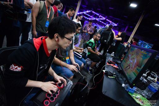 画像ギャラリー No.108のサムネイル画像 / ［EVO2018］戦いが佳境を迎えた「EVO2018」，2日目Twitterまとめ。「ストV」部門4名ほか，計11名の日本人選手が決勝へ進出