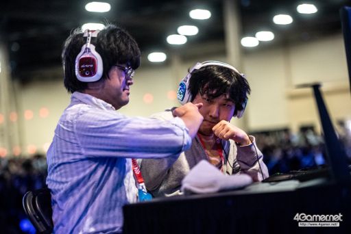 画像ギャラリー No.127のサムネイル画像 / ［EVO2018］戦いが佳境を迎えた「EVO2018」，2日目Twitterまとめ。「ストV」部門4名ほか，計11名の日本人選手が決勝へ進出