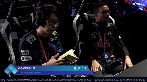画像ギャラリー No.006のサムネイル画像 / ［EVO2019］決勝戦は2人で夢中になって対戦を楽しんだ――「ドラゴンボール ファイターズ」部門優勝，GO1選手インタビュー
