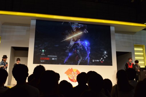 画像ギャラリー No.004のサムネイル画像 / ［TGS 2017］「CODE VEIN」ステージイベントレポート。ルイ役・石川界人さんが高難度ダンジョンに大奮闘