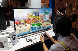 画像ギャラリー No.018のサムネイル画像 / 「UBIDAY2017」をレポート。タチャンカの等身大電動フィギュアが手を振り,コスプレコンテストが行われ,新規タイトルが発表された