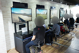 画像ギャラリー No.020のサムネイル画像 / 「UBIDAY2017」をレポート。タチャンカの等身大電動フィギュアが手を振り,コスプレコンテストが行われ,新規タイトルが発表された