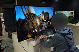 画像ギャラリー No.021のサムネイル画像 / 「UBIDAY2017」をレポート。タチャンカの等身大電動フィギュアが手を振り,コスプレコンテストが行われ,新規タイトルが発表された