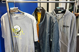 画像ギャラリー No.030のサムネイル画像 / 「UBIDAY2017」をレポート。タチャンカの等身大電動フィギュアが手を振り,コスプレコンテストが行われ,新規タイトルが発表された
