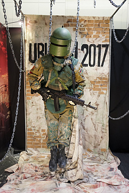 画像ギャラリー No.032のサムネイル画像 / 「UBIDAY2017」をレポート。タチャンカの等身大電動フィギュアが手を振り,コスプレコンテストが行われ,新規タイトルが発表された